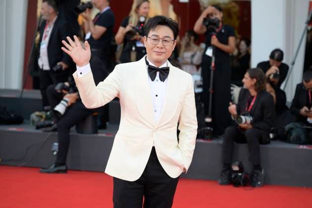 The sun rises on us all red carpet in Venice Lido - 05 Sep 2025 Zhang Songwen attends The sun rises on us all red carpet during the 82nd Venice Film Festival at Palazzo del Cinema. Venice Lido Italy Copyright: xMarioxCartellix xSOPAxImagesx _DSC7166