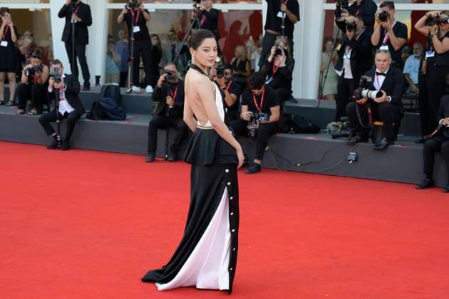 The sun rises on us all red carpet in Venice Lido - 05 Sep 2025 Xin Zhilei attends The sun rises on us all red carpet during the 82nd Venice Film Festival at Palazzo del Cinema. Venice Lido Italy Copyright: xMarioxCartellix xSOPAxImagesx _DSC7192