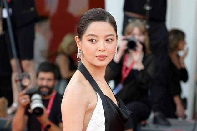The sun rises on us all red carpet in Venice Lido - 05 Sep 2025 Xin Zhilei attends The sun rises on us all red carpet during the 82nd Venice Film Festival at Palazzo del Cinema. Venice Lido Italy Copyright: xMarioxCartellix xSOPAxImagesx _DSC7194