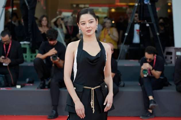 The sun rises on us all red carpet in Venice Lido - 05 Sep 2025 Xin Zhilei attends The sun rises on us all red carpet during the 82nd Venice Film Festival at Palazzo del Cinema. Venice Lido Italy Copyright: xMarioxCartellix xSOPAxImagesx _DSC7205