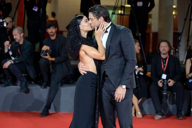 Silent friend red carpet in Venice Lido, Italy - 05 Sep 2025 Teresa Langella (l) and Andrea Dal Corso (r) attend the Silent friend red carpet during the 82nd Venice Film Festival at Palazzo del Cinema. Venice Lido Italy Copyright: xMarioxCartellix xSOPAxImagesx _DSC7510