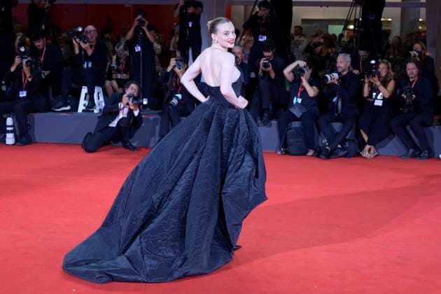 Silent friend red carpet in Venice Lido, Italy - 05 Sep 2025 Luna Wedler attends the Silent friend red carpet during the 82nd Venice Film Festival at Palazzo del Cinema. Venice Lido Italy Copyright: xMarioxCartellix xSOPAxImagesx _DSC7635