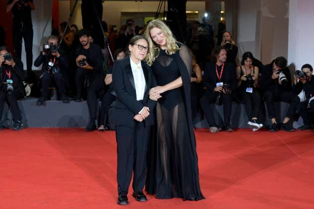 Silent friend red carpet in Venice Lido, Italy - 05 Sep 2025 Idiko Eneydi (l) and Lea Sydoux (r) attend the Silent friend red carpet during the 82nd Venice Film Festival at Palazzo del Cinema. Venice Lido Italy Copyright: xMarioxCartellix xSOPAxImagesx _DSC7706