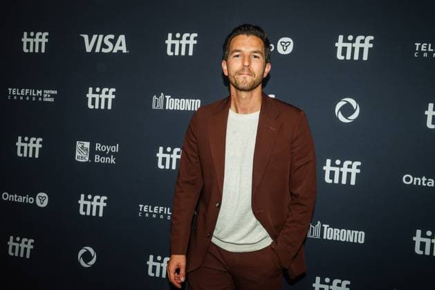 September 5, 2025, Toronto, On, Canada: Matteo Simon arrives on the red carpet for Steal Away at the Toronto International Film Festival in Toronto on Friday, September 5, 2025. Toronto Canada  - ZUMAc35_ 20250905_zaf_c35_119 Copyright: xLauraxProctorx