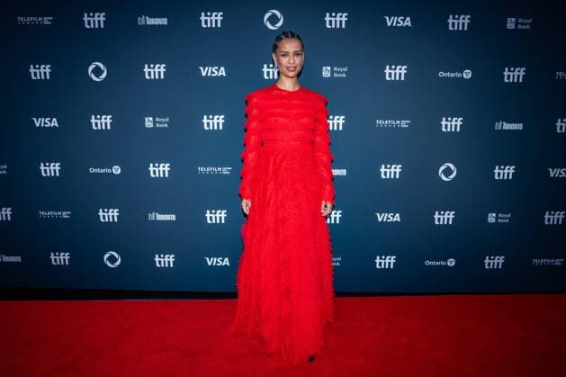 September 5, 2025, Toronto, On, Canada: Gugu Mbatha-Raw walks the red carpet at the premiere of Fuze at the Toronto International Film Festival, in Toronto on Friday, September 5, 2025. Toronto Canada  - ZUMAc35_ 20250905_zaf_c35_128 Copyright: xArlynxMcadoreyx