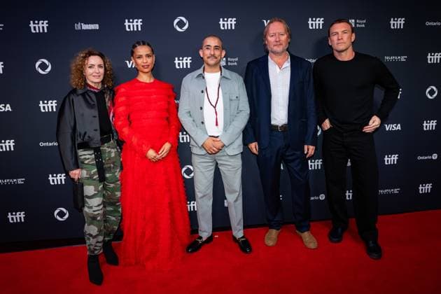 September 5, 2025, Toronto, On, Canada: Gillian Berrie, Gugu Mbatha-Raw, Nabil Elouahabi, David Mackenzie, and Sam Worthington pose for a photo on the red carpet at the premiere of Fuze at the Toronto International Film Festival, in Toronto on Friday, September 5, 2025. Toronto Canada  - ZUMAc35_ 20250905_zaf_c35_142 Copyright: xArlynxMcadoreyx