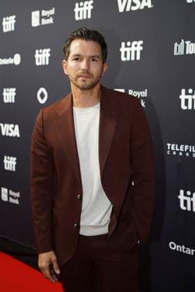 September 5, 2025, Toronto, Ontario, Canada: Matteo SImon attends the red carpet for the Ã¢â‚¬ËœSteal AwayÃ¢â‚¬â ¢ premiere during the 2025 Toronto International Film Festival at Royal Alexandra Theatre. on September 5, 2025 in Toronto, Canada. Toronto Canada - ZUMAe321 20250905_zea_e321_249 Copyright: xLeonardoxRamirezx