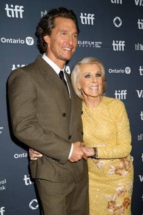 50th Toronto International Film Festival Red carpet of the film The lost bus Matthew McConaughey with his mother Kay McConaughey 448376 2025 09 05 Toronto Canada  Copyright: xIsabellexVautierx xStarfacex STAR_448376_079