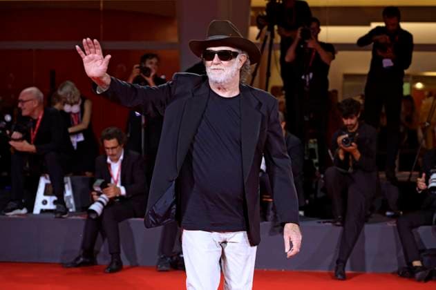 Francesco De Gregori at the premiere of the documentary Piero Pelù Rumore dentro Noise inside Don t Call Me a Rock Star at the Biennale di Venezia 2025 82 Venice International Film Festival at the Palazzo del Cinema Venice, 05 09 2025 Foto:xA.xM.xTinghinox xFuturexImagex inside_5911