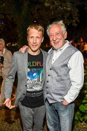 abb Oliver Pocher and Dieter Hallervorden after the theater premiere of Der eingebildet Kranke on Dieter Hallervordens 90th birthday at Schlosspark Theater 05 09 2025 in Berlin Berlin Germany