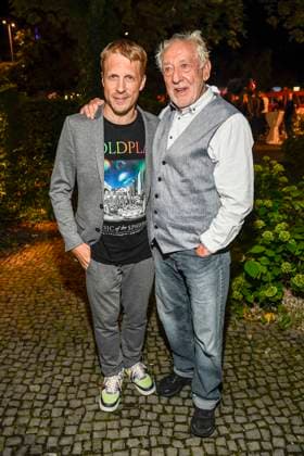 abb Oliver Pocher and Dieter Hallervorden after the theater premiere of Der eingebildet Kranke on Dieter Hallervordens 90th birthday at Schlosspark Theater 05 09 2025 in Berlin Berlin Germany