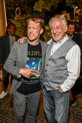 abb Oliver Pocher and Dieter Hallervorden after the theater premiere of Der eingebildet Kranke on Dieter Hallervordens 90th birthday at Schlosspark Theater 05 09 2025 in Berlin Berlin Germany