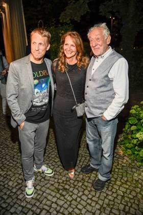 abb Oliver Pocher Christiane Zander wife of Dieter Hallervorden after the theater premiere of Der eingebildet Kranke on Dieter Hallervordens 90th birthday at Schlosspark Theater 05 09 2025 in Berlin Berlin Germany