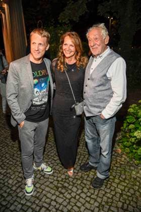 abb Oliver Pocher Christiane Zander wife of Dieter Hallervorden after the theater premiere of Der eingebildet Kranke on Dieter Hallervordens 90th birthday at Schlosspark Theater 05 09 2025 in Berlin Berlin Germany