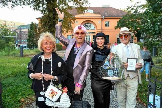 abb Stefanie Simon, Julian F M Stoeckel, Pauline Stolze and Lo Graf von Blickensdorf as guests at the theater premiere of Der eingebildet Kranke on Dieter Hallervordens 90th birthday at Schlosspark Theater 05 09 2025 in Berlin Berlin Germany
