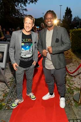 abb Oliver Pocher and Mola Adebisi as guests at the theater premiere of Der eingebildet Kranke on Dieter Hallervordens 90th birthday at Schlosspark Theater 05 09 2025 in Berlin Berlin Germany