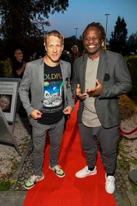 abb Oliver Pocher and Mola Adebisi as guests at the theater premiere of Der eingebildet Kranke on Dieter Hallervordens 90th birthday at Schlosspark Theater 05 09 2025 in Berlin Berlin Germany