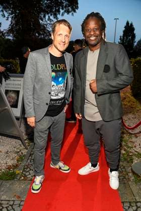 abb Oliver Pocher and Mola Adebisi as guests at the theater premiere of Der eingebildet Kranke on Dieter Hallervordens 90th birthday at Schlosspark Theater 05 09 2025 in Berlin Berlin Germany