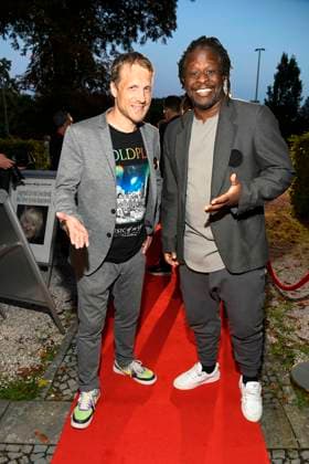 abb Oliver Pocher and Mola Adebisi as guests at the theater premiere of Der eingebildet Kranke on Dieter Hallervordens 90th birthday at Schlosspark Theater 05 09 2025 in Berlin Berlin Germany