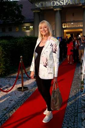 Cindy Berger at the pemiere Der eingebilkdet Kranke and the 90th birthday of Dieter Hallervorden at the Schloßparktheater in Berlinon 5 9 2025