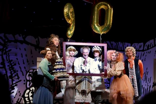 Dagmar Biener, Harald Effenberger, Christiane Zander as MArily Monroe for the birthday song , Dieter Hallervorden, Helen Barke and Peter Lewys Preston at the pemiere Der eingebilkdet Kranke and the 90th birthday of Dieter Hallervorden at the Schloßparktheater in Berlinon 5 9 2025