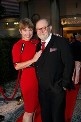 Antje Rietz and company at the pemiere Der eingebilkdet Kranke and the 90th birthday of Dieter Hallervorden at the Schloßparktheater in Berlinon 5 9 2025