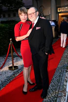 Antje Rietz with company at the premiere of the play Der eingebildet Kranke and Dieter Hallervordens 90th birthday at the Schlosspark Theater Berlin, 05 09 2025 Foto:xN.xKubelkax xFuturexImagex hallervorden_5724