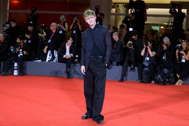 Enzo Brumm at the premiere of the feature film Silent Friend Stille Freundin at the Biennale di Venezia 2025 82 Venice International Film Festival at the Palazzo del Cinema Venice, 05 09 2025 Foto:xA.xM.xTinghinox xFuturexImagex friend_5702