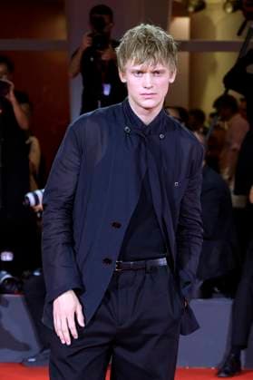 Enzo Brumm at the premiere of the feature film Silent Friend Stille Freundin at the Biennale di Venezia 2025 82 Venice International Film Festival at the Palazzo del Cinema Venice, 05 09 2025 Foto:xA.xM.xTinghinox xFuturexImagex friend_5706