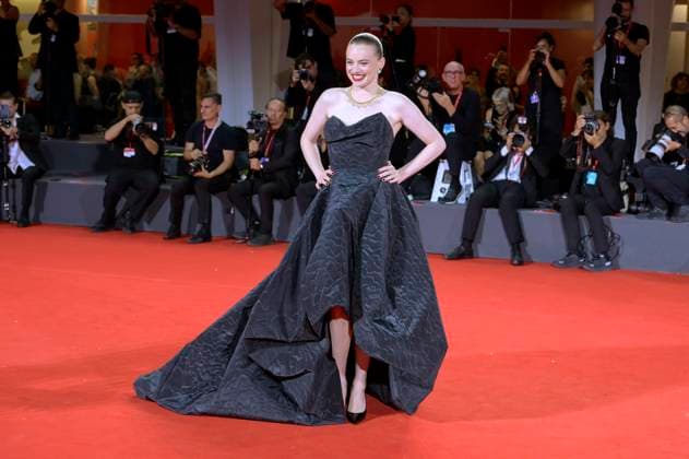 Luna Wedler at the premiere of the feature film Silent Friend Stille Freundin at the Biennale di Venezia 2025 82 Venice International Film Festival at the Palazzo del Cinema Venice, 05 09 2025 Foto:xA.xM.xTinghinox xFuturexImagex friend_5708