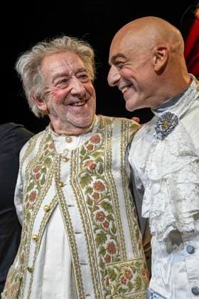 abb Dieter Hallervorden on stage at the final applause at the theater premiere of Der eingebildet Kranke on Dieter Hallervordens 90th birthday at Schlosspark Theater 05 09 2025 in Berlin Berlin Germany