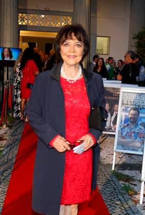 Simone Rethel Heesters at the premiere of Der eingebildet Kranke and Dieter Hallervordens 90th birthday at the Schloßpark Theater Berlin