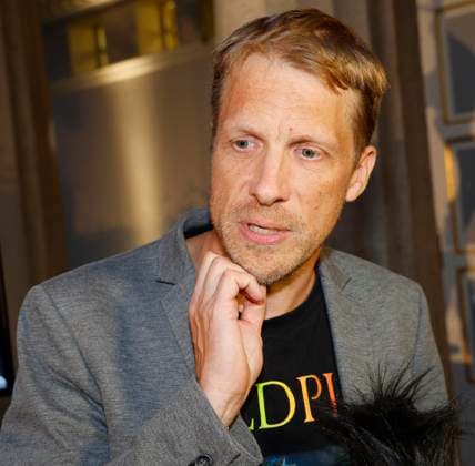 Oliver Pocher at the premiere of Der eingebildet Kranke and Dieter Hallervordens 90th birthday at the Schloßpark Theater Berlin