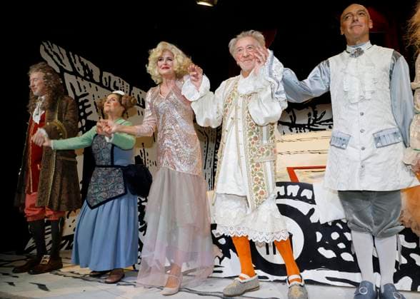 at the premiere of Der eingebildet Kranke and Dieter Hallervordens 90th birthday at the Schloßpark Theater Berlin