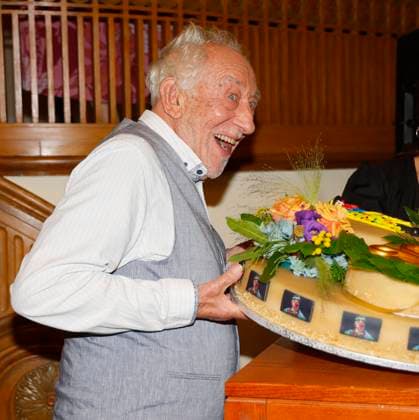 Dieter Hallervorden at the premiere of Der eingebildet Kranke and Dieter Hallervordens 90th birthday at the Schloßpark Theater Berlin