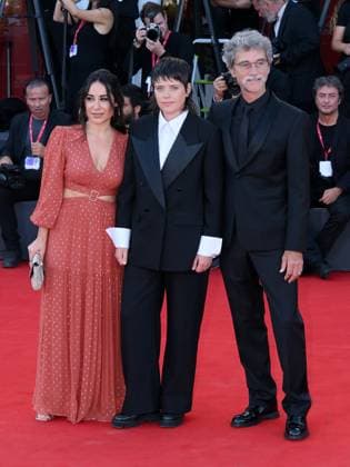 Venice, 82nd Venice International Film Festival 2025 - Evening 11 - Closing Red Carpet Pictured: Charlotte Wells, Silvio Soldini, Erige Sehiri  Copyright: xAlbertoxTerenghi PoolxPhotoxEventsx06x xipa-agency.netx xPoolxPhotoxEventsx06x IPA_Agency_IPA64317581