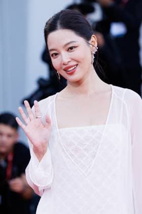 News - 2025 Closing Ceremony Red Carpet - The 82nd Venice International Film Festival Xin Zhilei attends the 2025 Closing Ceremony red carpet during the 82nd Venice International Film Festival on September 06, 2025 in Venice, Italy. Photo: Cinzia Camela. Lido di Venezia Palazzo del Cinema Italy Copyright: xCinziaxCamelax xLiveMediax LPN_2012566