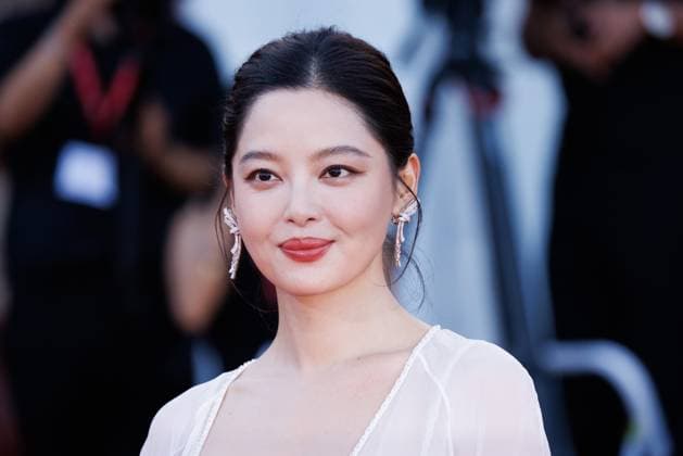 News - 2025 Closing Ceremony Red Carpet - The 82nd Venice International Film Festival Xin Zhilei attends the 2025 Closing Ceremony red carpet during the 82nd Venice International Film Festival on September 06, 2025 in Venice, Italy. Photo: Cinzia Camela. Lido di Venezia Palazzo del Cinema Italy Copyright: xCinziaxCamelax xLiveMediax LPN_2012559