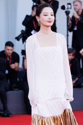 News - 2025 Closing Ceremony Red Carpet - The 82nd Venice International Film Festival Xin Zhilei attends the 2025 Closing Ceremony red carpet during the 82nd Venice International Film Festival on September 06, 2025 in Venice, Italy. Photo: Cinzia Camela. Lido di Venezia Palazzo del Cinema Italy Copyright: xCinziaxCamelax xLiveMediax LPN_2012563
