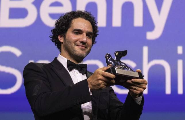Closing Ceremony - The 82nd Venice International Film Festival VENICE, ITALY - SEPTEMBER 06: Benny Safdie receives the Silver Lion for Best Director for The Smashing Machine at the closing ceremony during the 82nd Venice International Film Festival on September 06, 2025 in Venice, Italy. Primo Barol Anadolu Venice Italy. Editorial use only. Please get in touch for any other usage.  Copyright: x2025xAnadoluxPrimoxBarolx