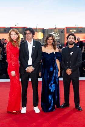 82nd Venice Film Festival Closing Ceremony Red Carpet - part 2 Palazzo del Cinema - Venice Lido, Italy Odessa Rae;Nadim Cheikhrouha;Kaouther Ben Hania;Motaz Malhees 82nd Venice Film Festival Closing Ceremony Red Carpet - part 2 Palazzo del Cinema - Venice Lido, Italy 6th September 2025  Copyright: xALFONSOxCATALANO SGPITALIAx