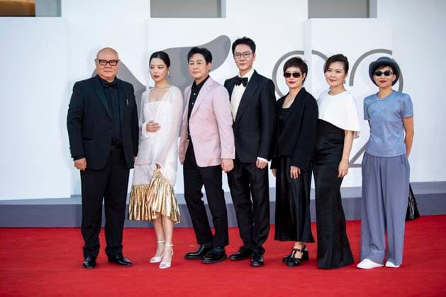 82nd Venice Film Festival Closing Ceremony Red Carpet - part 2 Palazzo del Cinema - Venice Lido, Italy Cai Shangjun;Xin Zhilei;Zhang Songwen;Feng Shaofeng;Ma Shuang;Han Nianjin;Justine O 82nd Venice Film Festival Closing Ceremony Red Carpet - part 2 Palazzo del Cinema - Venice Lido, Italy 6th September 2025  Copyright: xSGPx