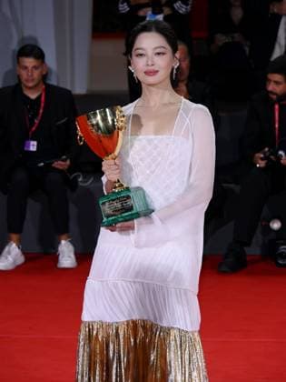 Venice, 82nd Venice International Film Festival 2025 - Evening 11: Closing Ceremony. Winners Photocall. Pictured: Xin Zhilei  Copyright: xAlbertoxTerenghi PoolxPhotoxEventsx06x xipa-agency.netx xPoolxPhotoxEventsx06x IPA_Agency_IPA64335256