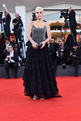 82eme Festival International du Film de Venise Mostra de Venise CLOSING CEREMONY and CHIEN 51 Premiere Red Carpet at the 82nd International Venice Film festival Julia Ducournau attends the 2025 Closing Ceremony red carpet 448401 2025 09 06 Venice Italy  Copyright: xThomasxBohlenx STAR_448401_008