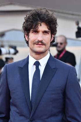 82eme Festival International du Film de Venise Mostra de Venise CLOSING CEREMONY and CHIEN 51 Premiere Red Carpet at the 82nd International Venice Film festival Louis Garrel attends the Chien 51 premiere 448401 2025 09 06 Venice Italy  Copyright: xThomasxBohlenx STAR_448401_024