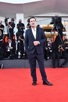 82eme Festival International du Film de Venise Mostra de Venise CLOSING CEREMONY and CHIEN 51 Premiere Red Carpet at the 82nd International Venice Film festival Gilles Lellouche attends the Chien 51 premiere 448401 2025 09 06 Venice Italy  Copyright: xThomasxBohlenx STAR_448401_045