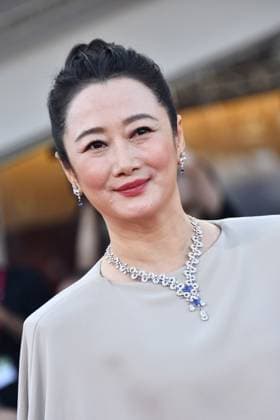 82eme Festival International du Film de Venise Mostra de Venise CLOSING CEREMONY and CHIEN 51 Premiere Red Carpet at the 82nd International Venice Film festival Zhao Tao attends the 2025 Closing Ceremony red carpet 448401 2025 09 06 Venice Italy  Copyright: xThomasxBohlenx STAR_448401_061