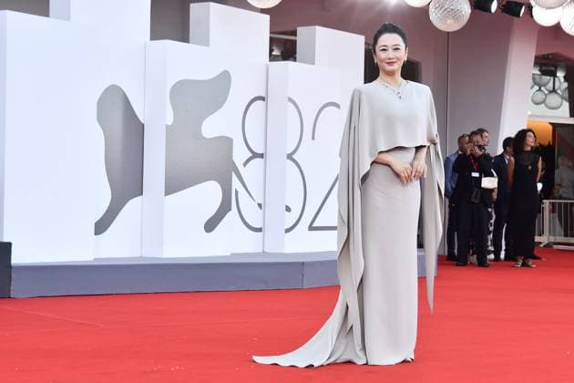 82eme Festival International du Film de Venise Mostra de Venise CLOSING CEREMONY and CHIEN 51 Premiere Red Carpet at the 82nd International Venice Film festival Zhao Tao attends the 2025 Closing Ceremony red carpet 448401 2025 09 06 Venice Italy  Copyright: xThomasxBohlenx STAR_448401_062
