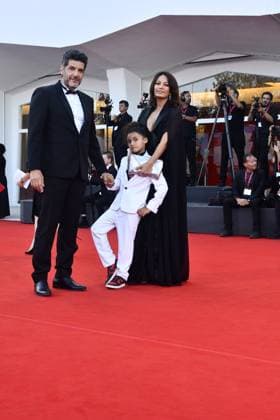 82eme Festival International du Film de Venise Mostra de Venise CLOSING CEREMONY and CHIEN 51 Premiere Red Carpet at the 82nd International Venice Film festival Moroccan actress Maryam Touzani and Moroccan director, screenwriter and producer Nabil Ayouch attend the Closing Ceremony Red Carpet 448401 2025 09 06 Venice Italy  Copyright: xThomasxBohlenx STAR_448401_069