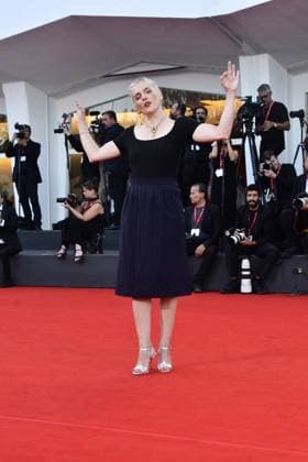 82eme Festival International du Film de Venise Mostra de Venise CLOSING CEREMONY and CHIEN 51 Premiere Red Carpet at the 82nd International Venice Film festival Valerie Donzelli attends the 2025 Closing Ceremony red carpet 448401 2025 09 06 Venice Italy  Copyright: xThomasxBohlenx STAR_448401_080